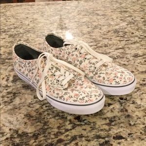 VANS floral sneaker NEW sz8